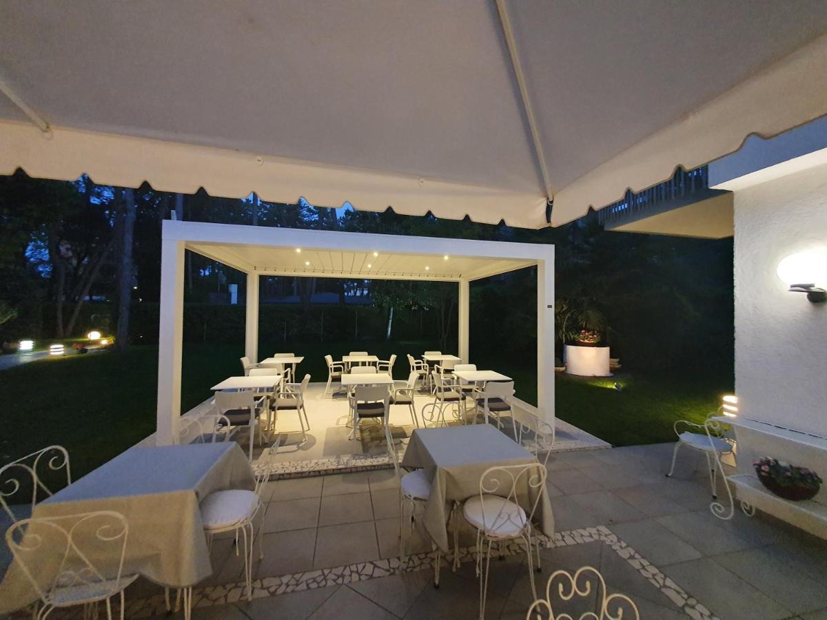 Hotel Eurovil Garni Lignano Sabbiadoro Exterior foto