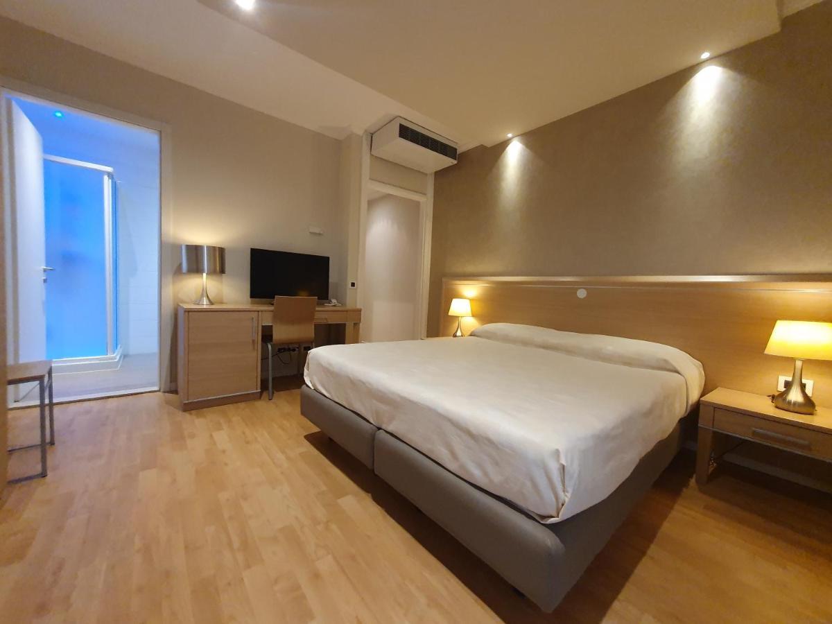 Hotel Eurovil Garni Lignano Sabbiadoro Exterior foto