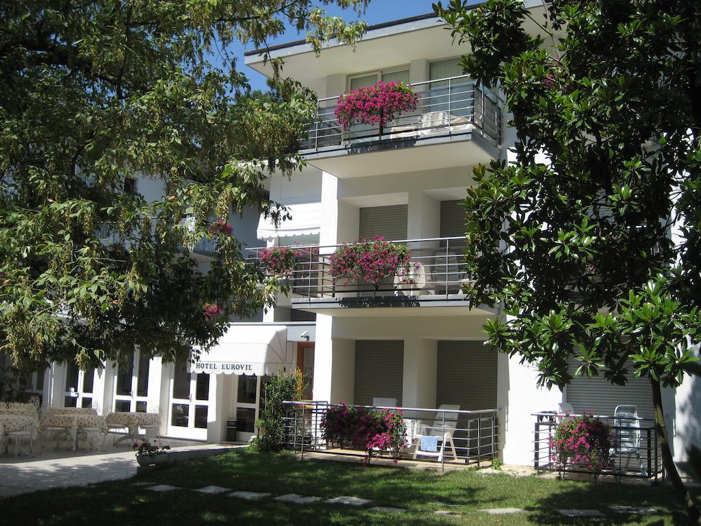 Hotel Eurovil Garni Lignano Sabbiadoro Exterior foto